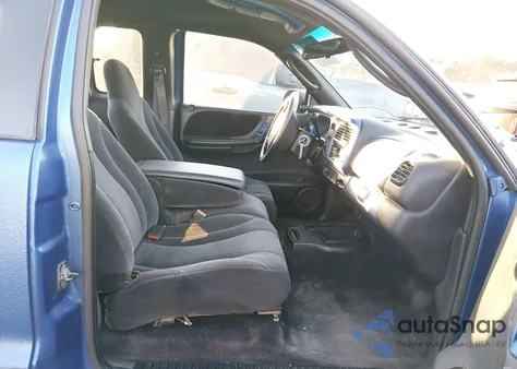 2000 Dodge Dakota Slt/Sport from USA, damaged, VIN 1B7GL22X0YS592415